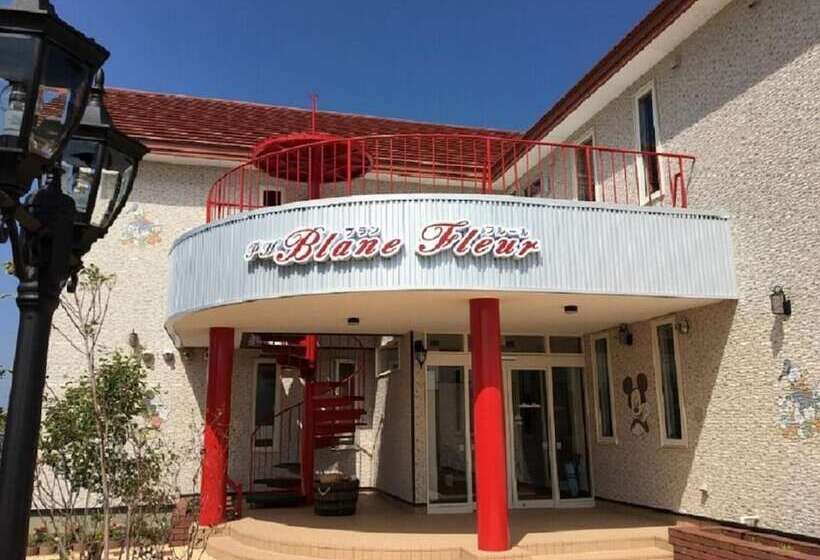 Petit Hotel Blanc Fleur