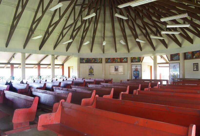 هتل The St Therese Samoa Retreat & Accommodation