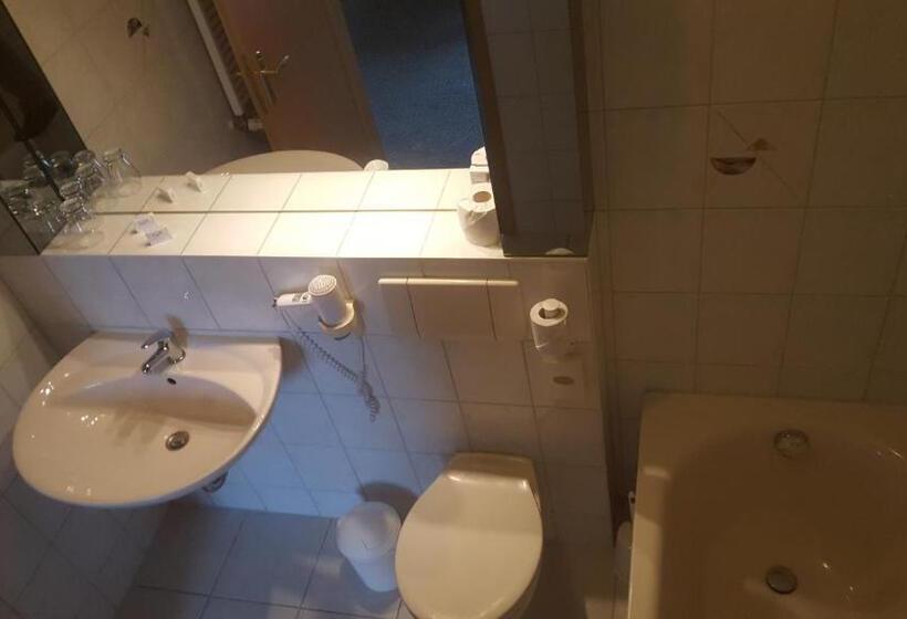 Отель Ziegenkrug Schweriner Tor