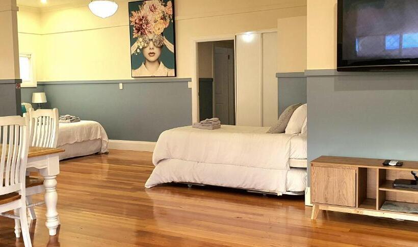 Пансион Coppers Hill Private Accommodation