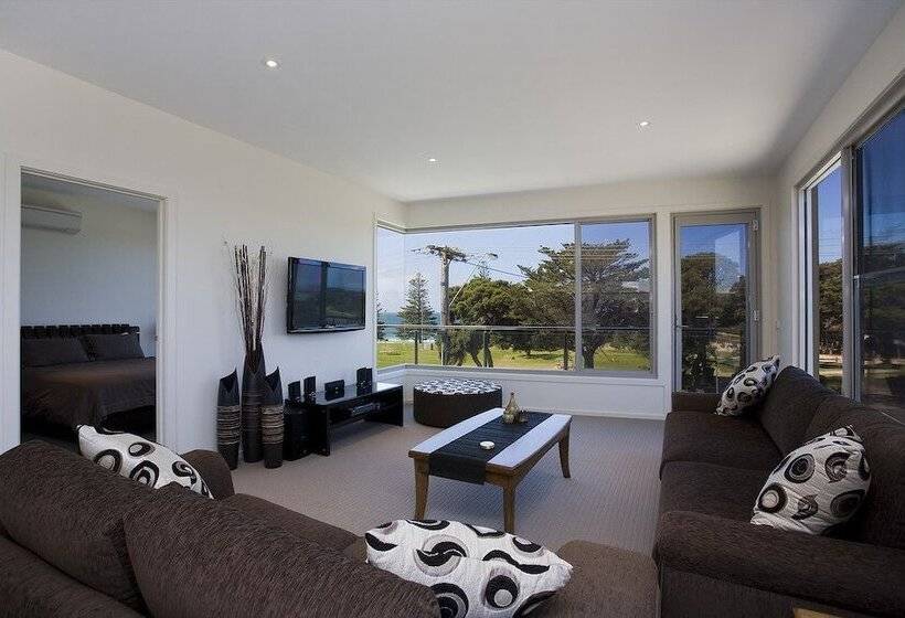 Two Bays Apartments