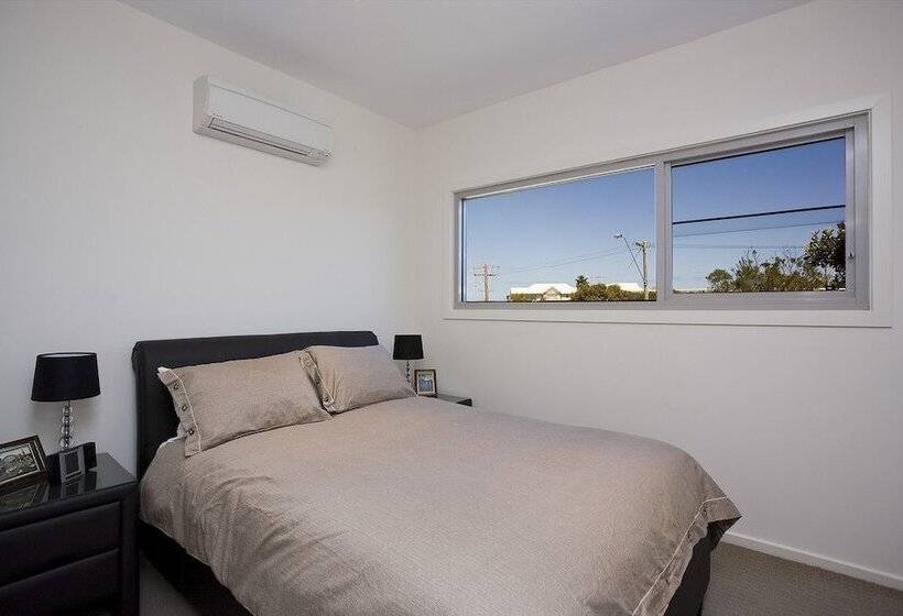 Two Bays Apartments