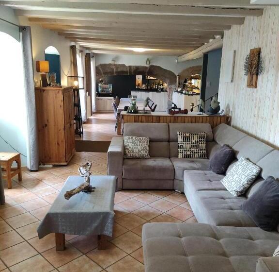 مبيت وإفطار La Pierre Trouée Chambre D Hôtes