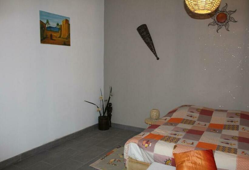 مبيت وإفطار La Sarriette   Chambres D Hôtes Et Gîte D étape à Eygalières