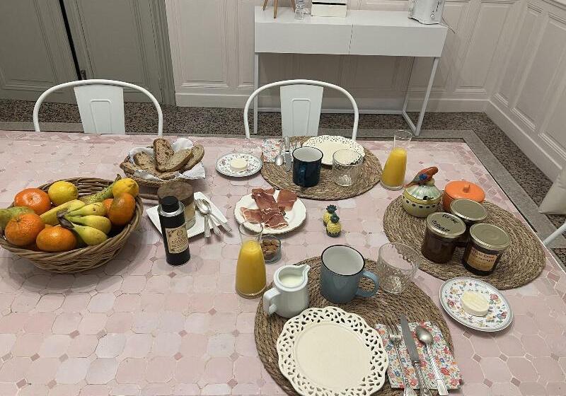 تختخواب و صبحانه Maison Douce Arles