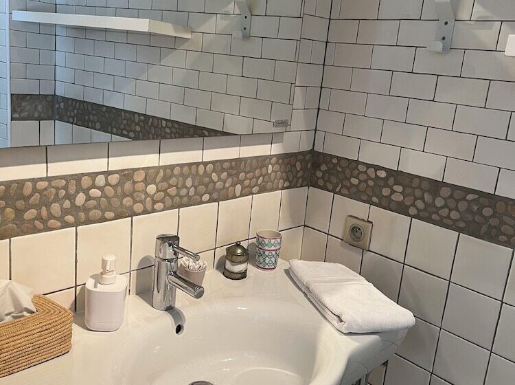 تختخواب و صبحانه Maison Douce Arles