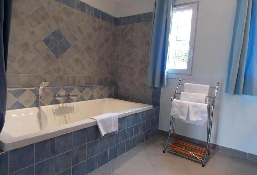 فندق Au Relais Provencal