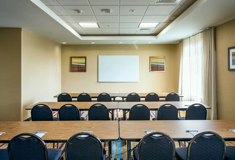 Отель Fairfield Inn & Suites By Marriott Tacoma Dupont
