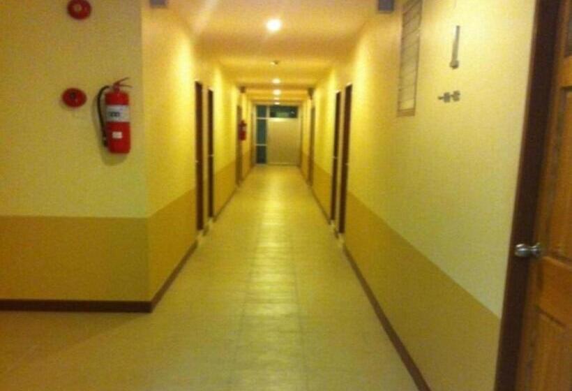 هتل Trat Center