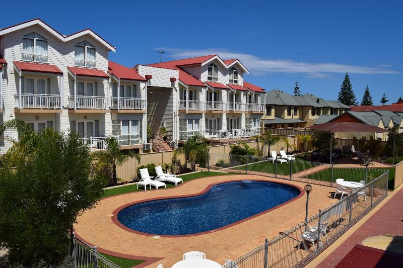 فندق على الطريق The Jetty Resort