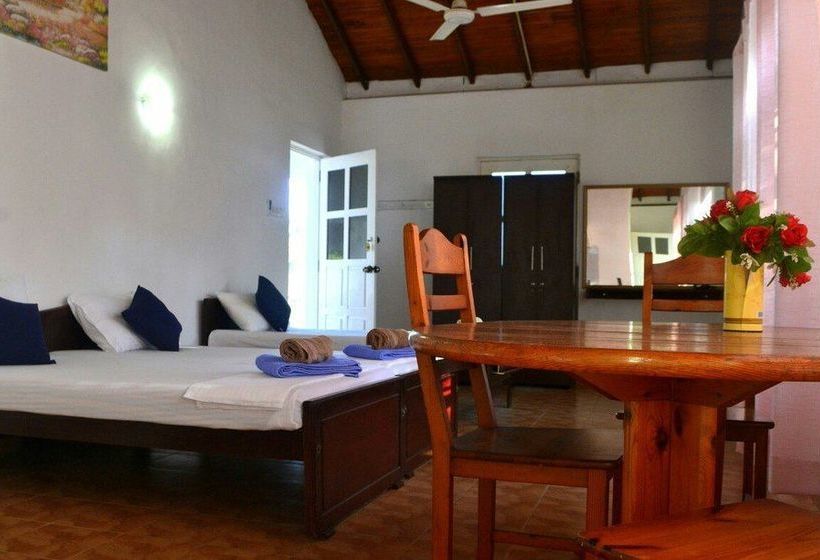 ペンション New Shangrela Beach Resort