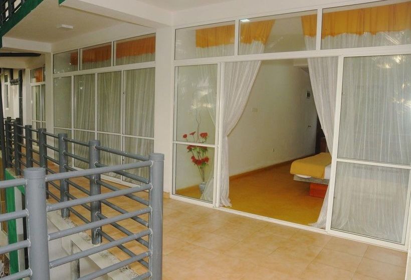 ペンション New Shangrela Beach Resort