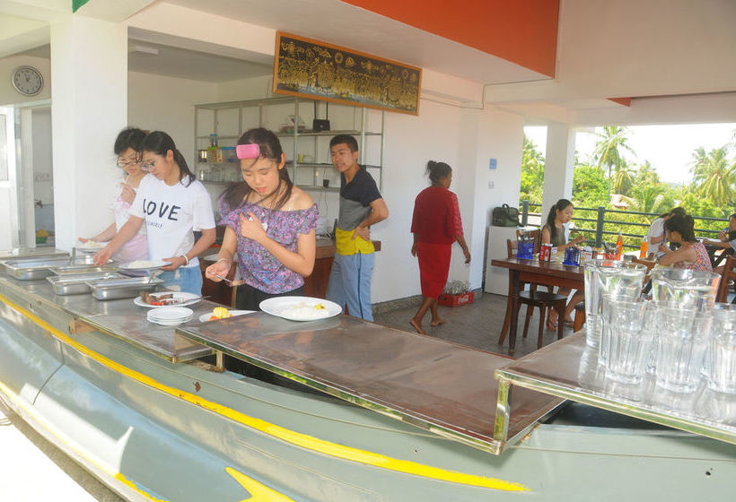 ペンション New Shangrela Beach Resort