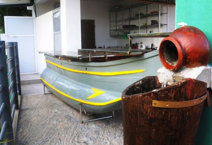 ペンション New Shangrela Beach Resort