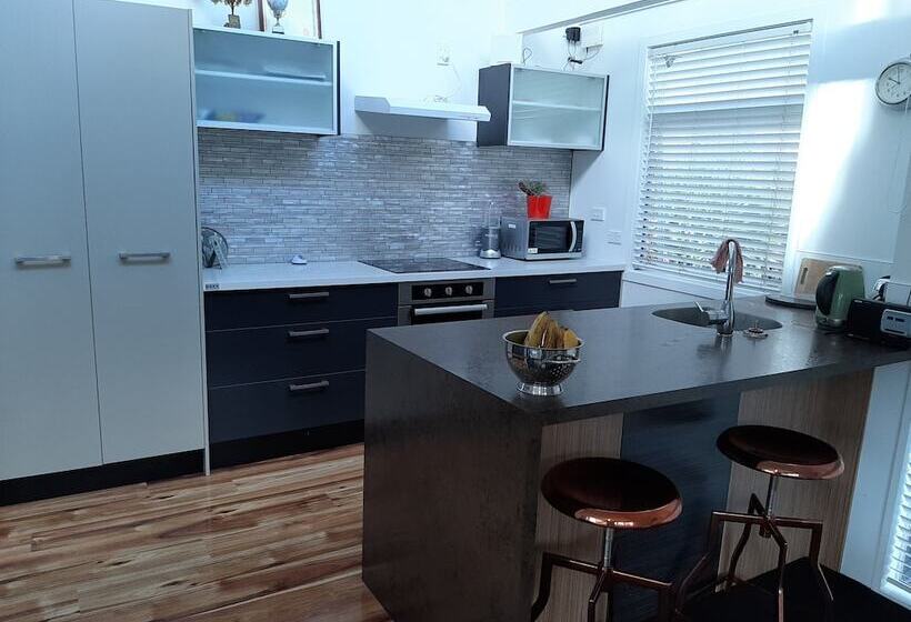 צימר A Bit Of New York In Whanganui Home Stay