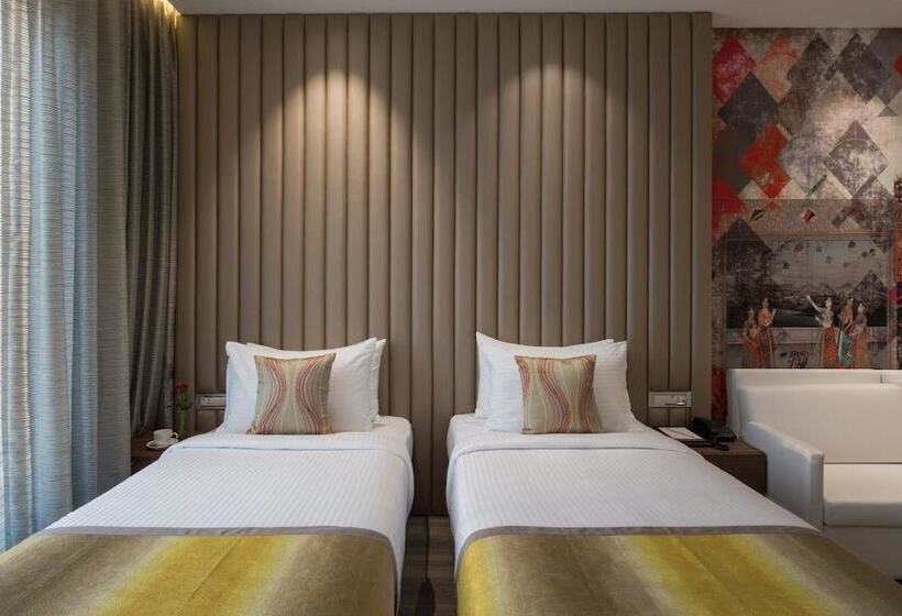 호텔 Eastin Residences Vadodara