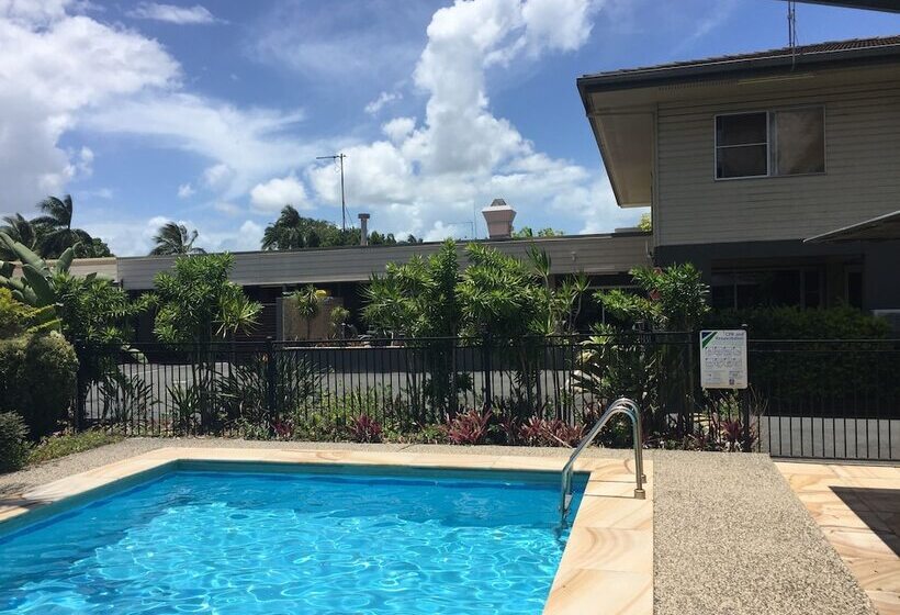 מוטל Country Plaza Motor Inn