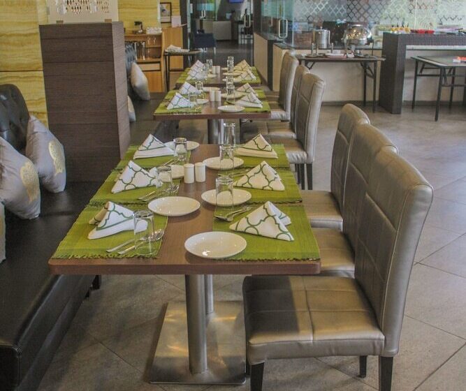 منتجع Club Mahindra Hatgad