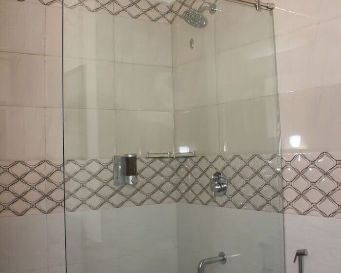 منتجع Club Mahindra Hatgad
