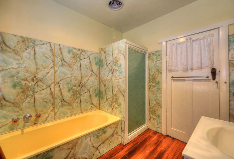 Acacia Bed And Breakfast