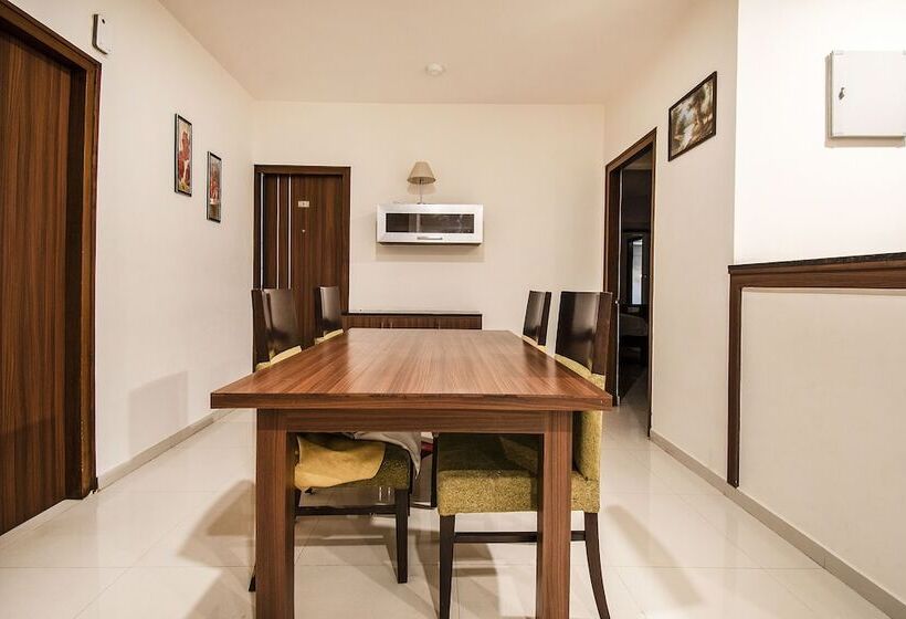 Fabhotel Oakwoods Serai