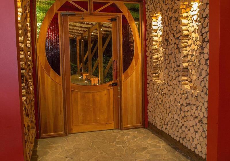 فندق فئة نجمة واحدة Chayote Lodge