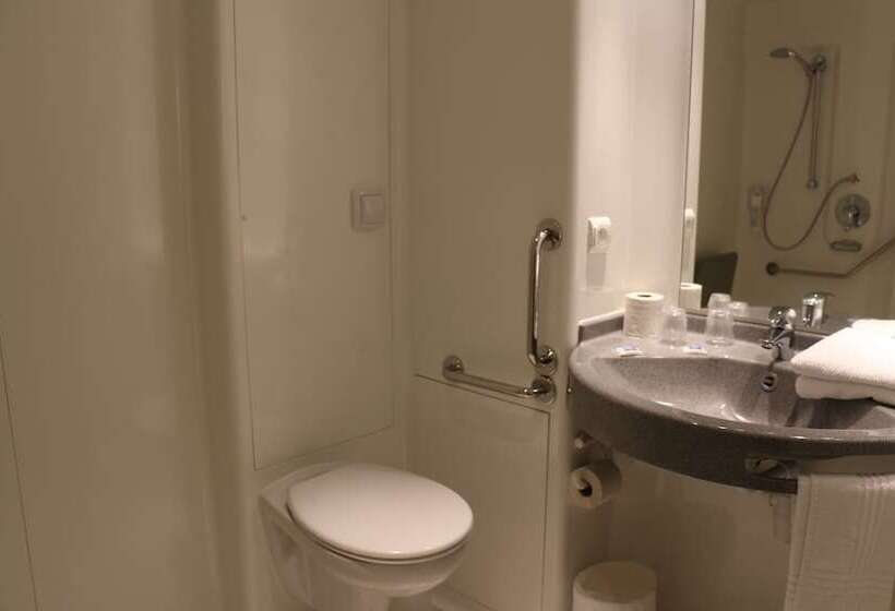 ホテル Ibis Budget Castelnaudary  A61