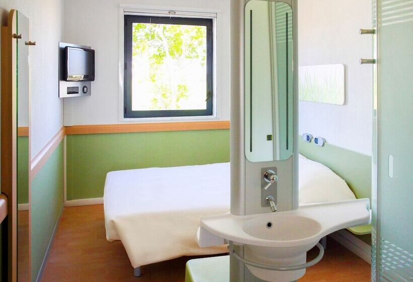 ホテル Ibis Budget Castelnaudary  A61