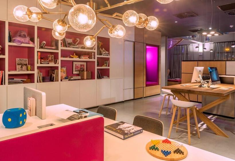 هتل Moxy London Excel