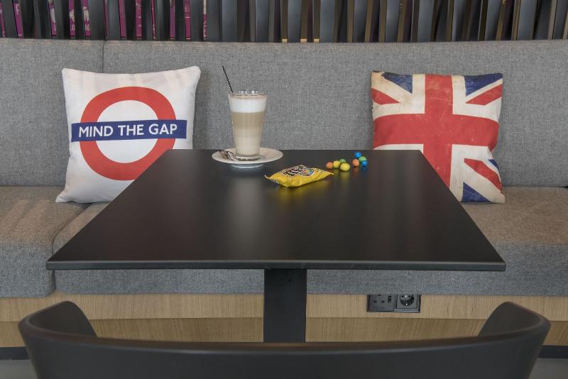 هتل Moxy London Excel