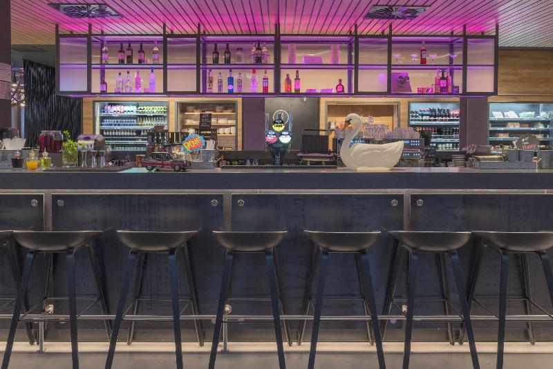 هتل Moxy London Excel