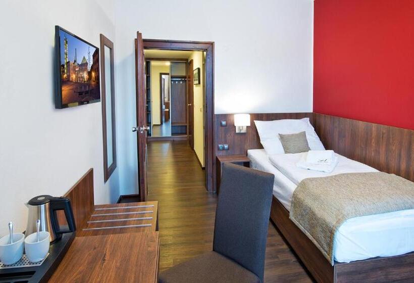 בית מלון כפרי U Hada žatec