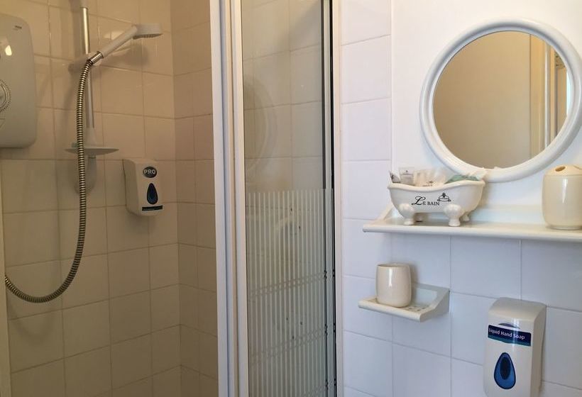 פנסיון Albany Lodge Guest House