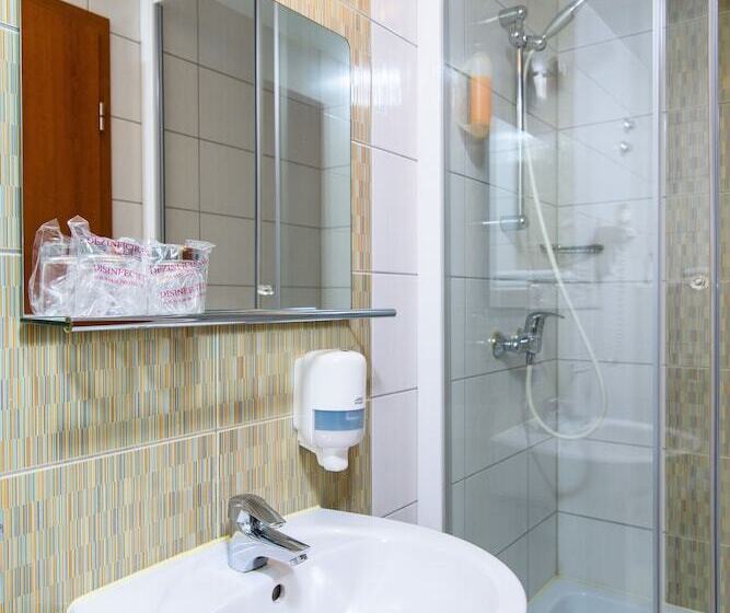 پانسیون Villa Jidro