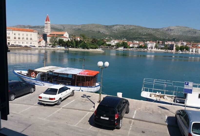 پانسیون Villa Jidro