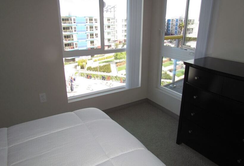 Resort Style Walk To The Beach