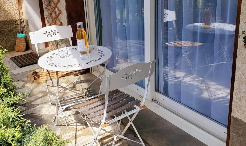 مبيت وإفطار La Coustille Chambres Et Table D Hôtes
