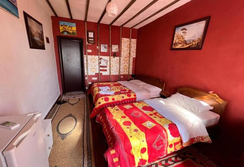 مبيت وإفطار Rooms Merlika  Inside The Castle