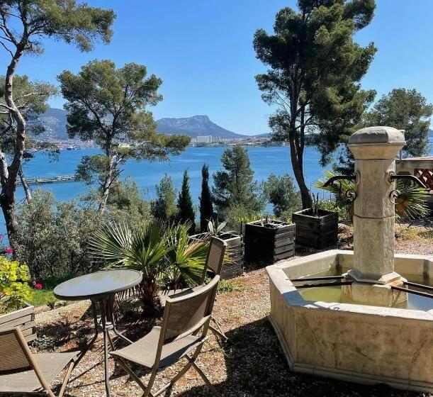 住宿加早餐  Villa Chateau Les Terrasses, Tamaris, Vues Mer Exceptionnelles Au Calme, Mer Et Plage à 2mn à Pied