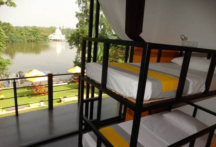 Escapade By Lvb   Hostel