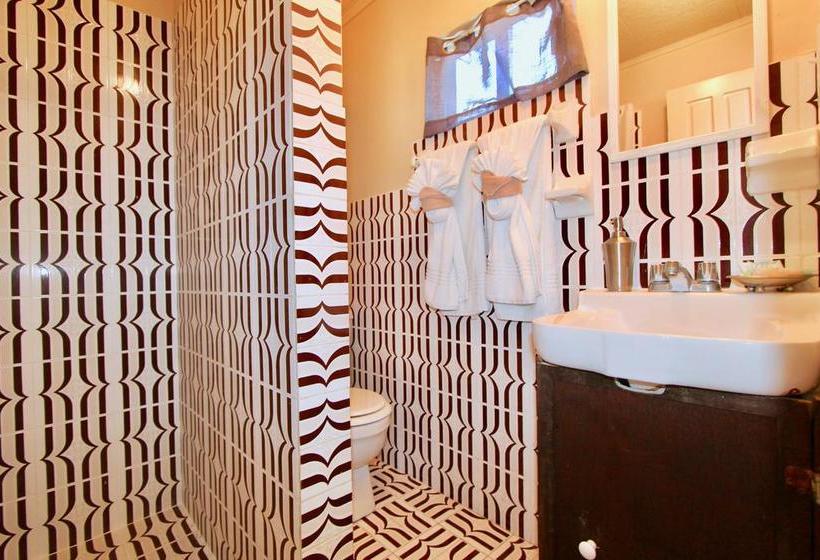 הוסטל Parham Plaza