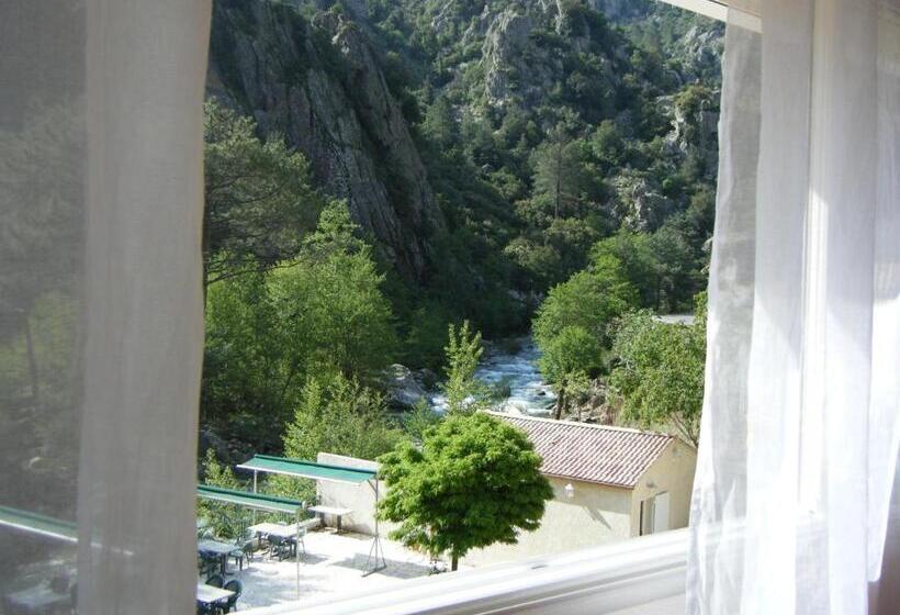 هتل Arena Restaurant Le Refuge