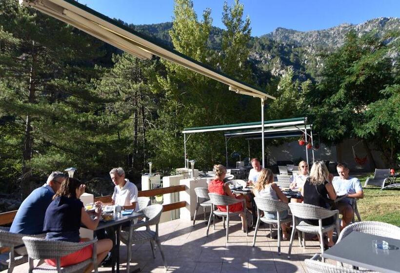 هتل Arena Restaurant Le Refuge