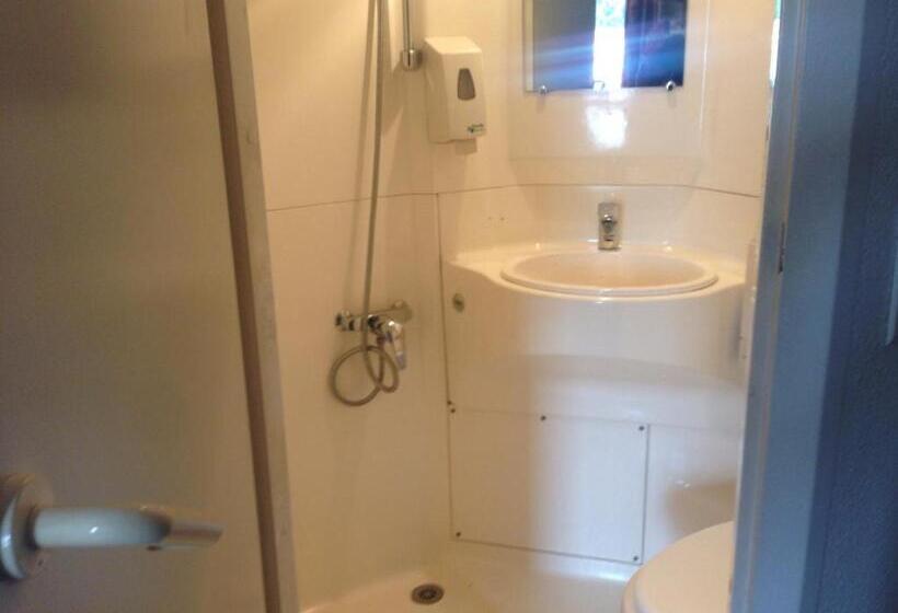 فندق Hôtel Akena Pierrelaye