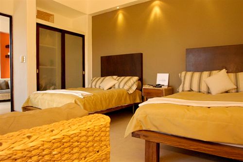 فندق Las Flores Resort