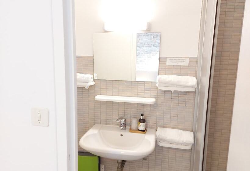 酒店 Logis Hôtel Vannes Nord Le Clos Des Hortensias