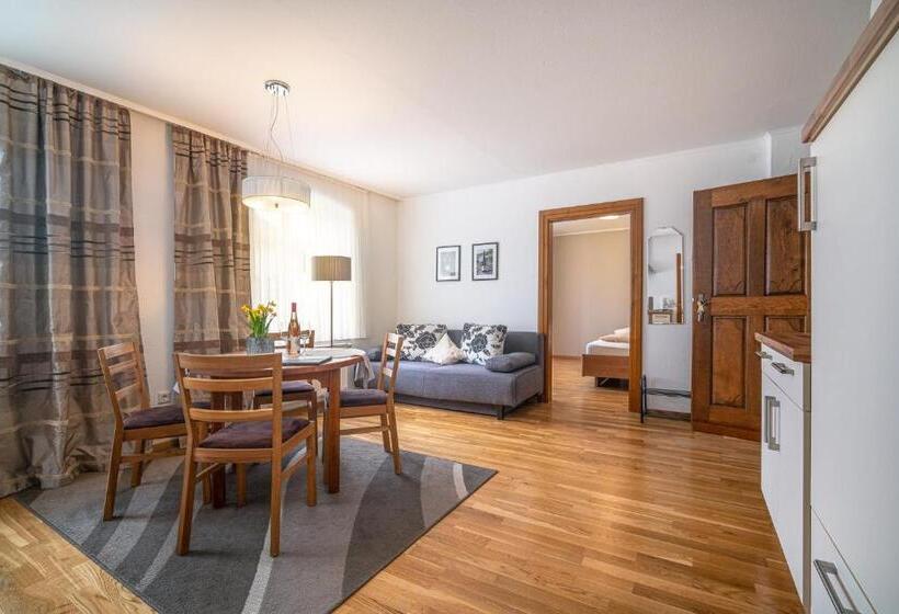 ホテル Weingut  Moselloreley