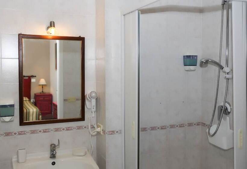 پانسیون Atenea 191