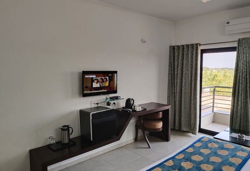 بنسيون Sapphero Resorts A Unit Of Shri Sai Hospitality