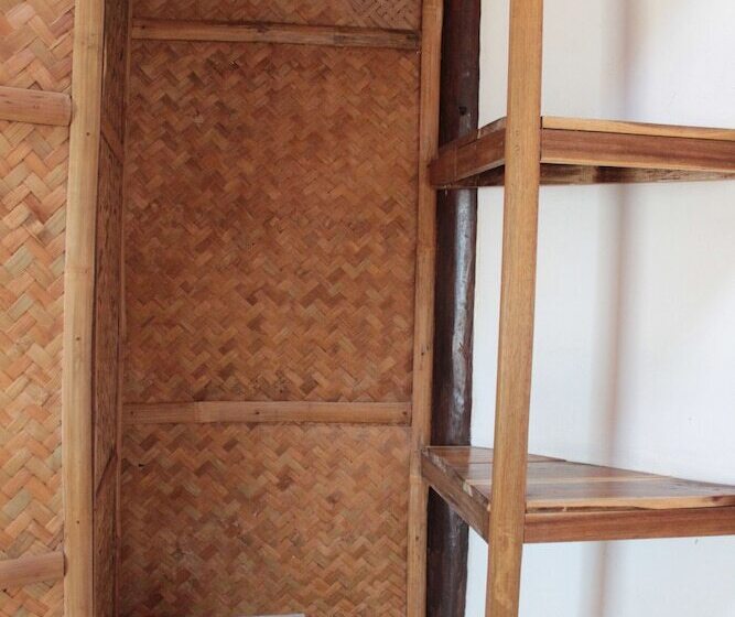تختخواب و صبحانه Cashew Grove Beach Resort